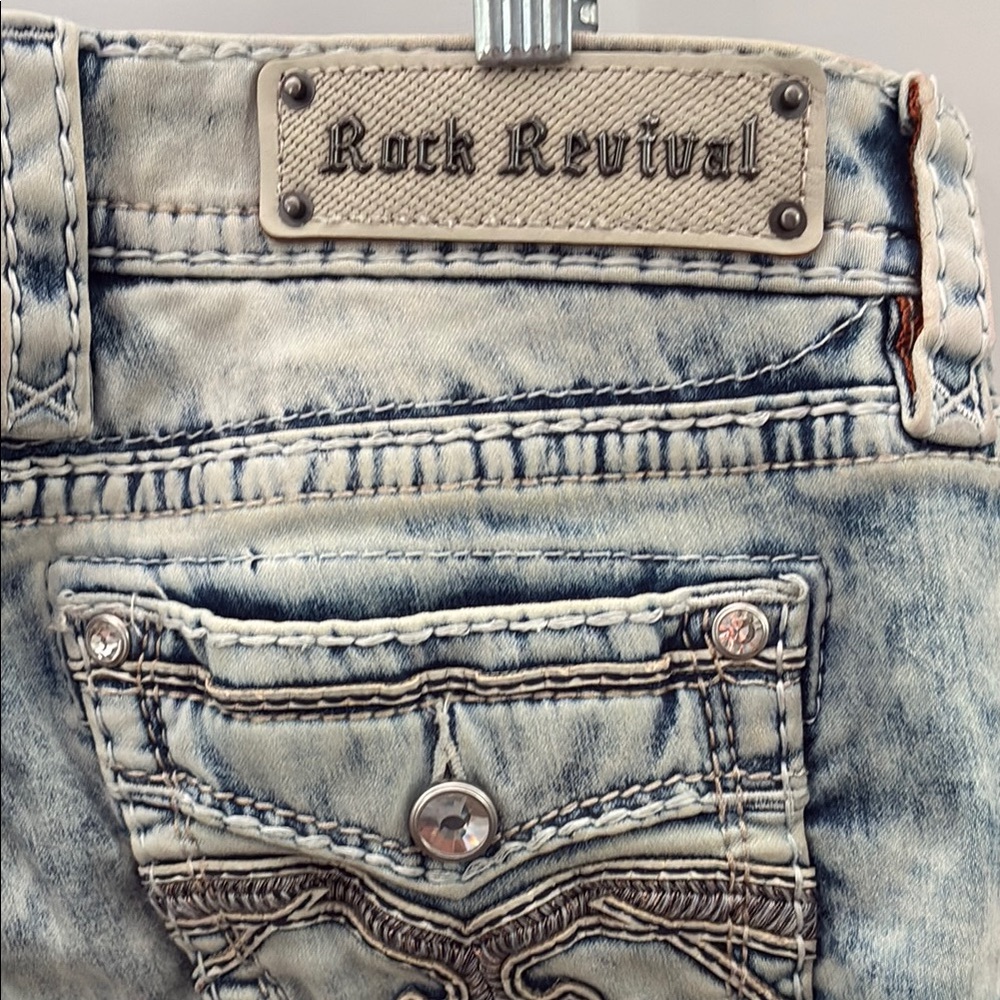 Women’s Rock Revival Acid Wash Blue Jeans cropped  size 30 - Picture 2 of 5
